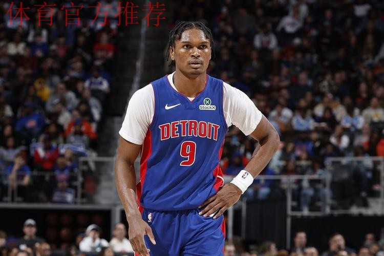 练练罚球!奥萨尔全场6中3、罚球7中1得到7分6篮板2失误 练练罚球!奥萨尔全场6中3、罚球7中1得到7分6篮板2失误